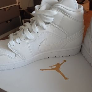 Womens size 10 nike air jordans